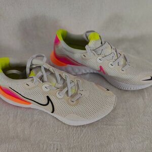 Nike Rewen Sneakers